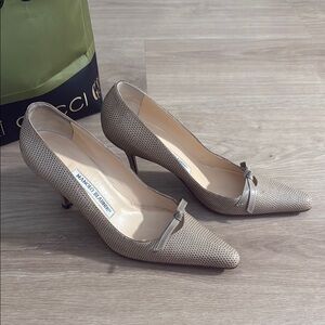 Manolo Blahnik Tan Heels Classic Pointed Toe